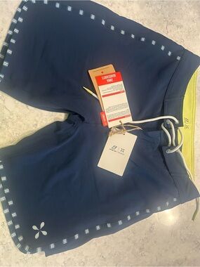 Level Six NWT Emma Deep Navy Boardshorts Women's Size 4